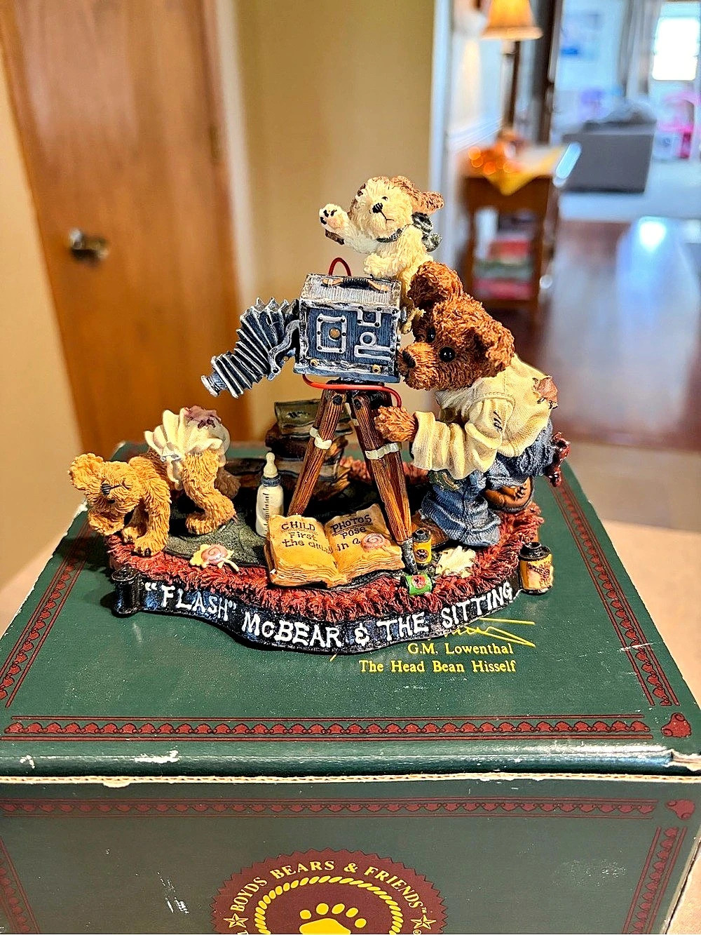 Boyds Bears & Friends The Flash McBear & the Sitting used figurine with box